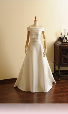 �E�G�f�B���O�h���X�̔� �i��